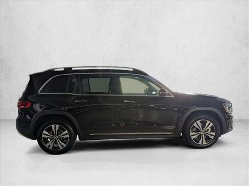 Certified 2025 Mercedes-Benz GLB 250 image 4