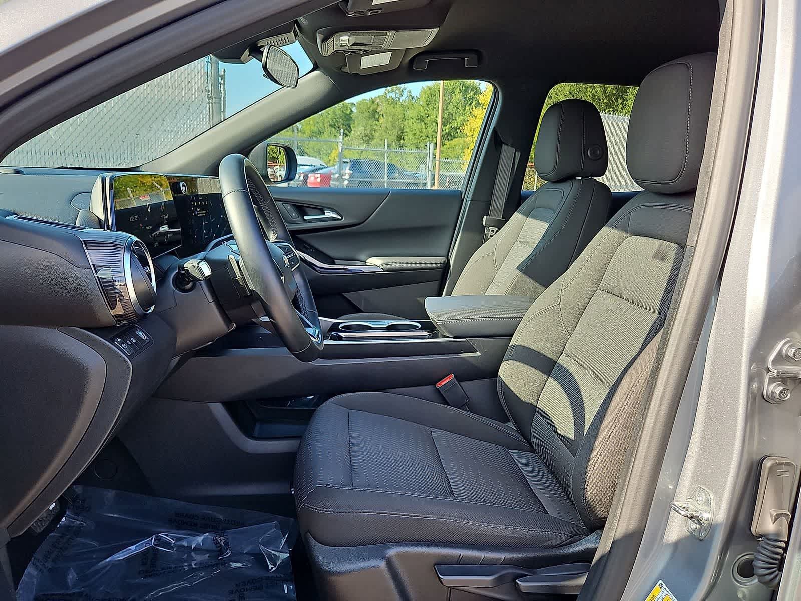 Certified 2025 Chevrolet Equinox LT FWD image 25