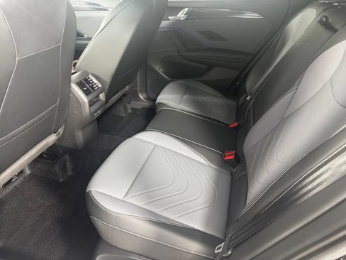 Used 2025 Volkswagen Tiguan SE R-Line AWD/4WD image 15