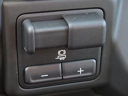 Used 2025 Chevrolet Silverado 2500 Custom w/ Custom Convenience Package image 9