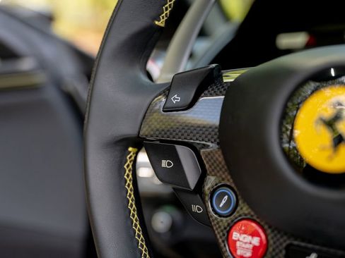 Used 2022 Ferrari 812 GTS RWD image 93