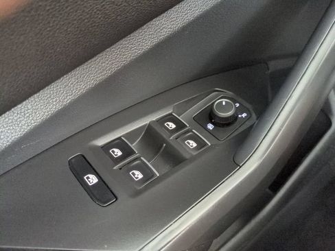 Used 2024 Volkswagen Jetta SE FWD image 27