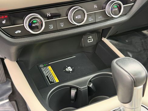 Used 2024 Honda HR-V EX-L image 23