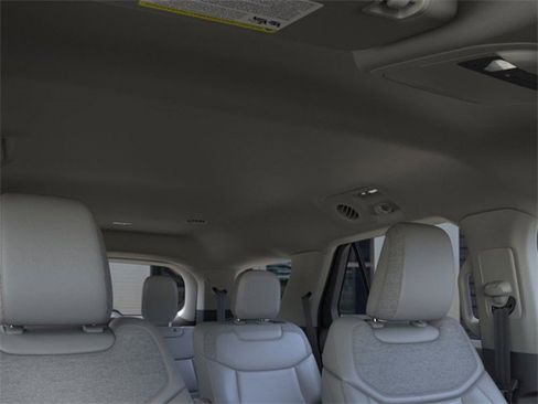 New 2025 Ford Explorer Active w/ Active Comfort Package image 22