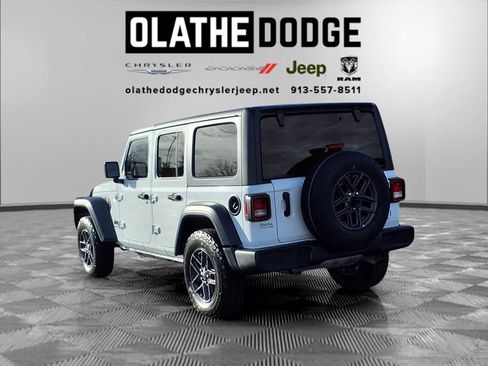 Used 2025 Jeep Wrangler Sport S image 3