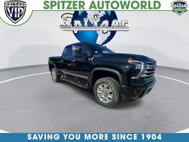 Used 2024 Chevrolet Silverado 2500 High Country w/ Technology Package AWD/4WD image 2