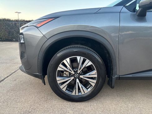 Used 2021 Nissan Rogue SV image 15