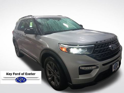 Used 2022 Ford Explorer XLT w/ Equipment Group 202A AWD/4WD image 2