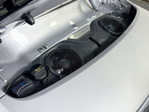 Used 2025 Porsche 911 Carrera RWD image 27