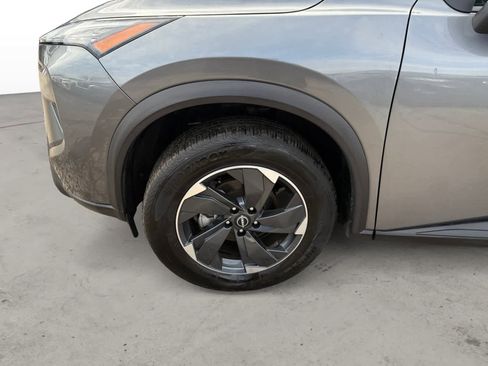 Used 2025 Nissan Rogue SV image 7