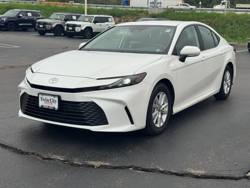 Certified 2025 Toyota Camry LE FWD image 9