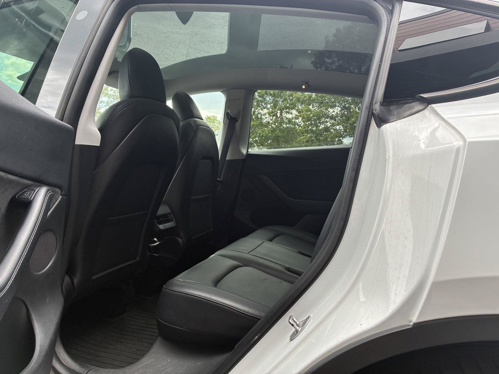 Used 2022 Tesla Model Y Performance AWD/4WD image 9