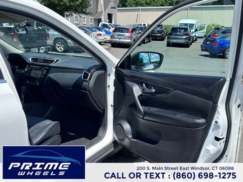 Used 2014 Nissan Rogue SL AWD/4WD image 16