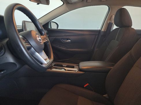 Used 2024 Nissan Sentra SV FWD image 17