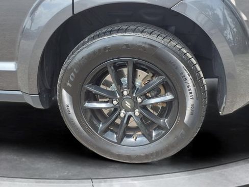 Used 2019 Dodge Journey SE FWD image 16