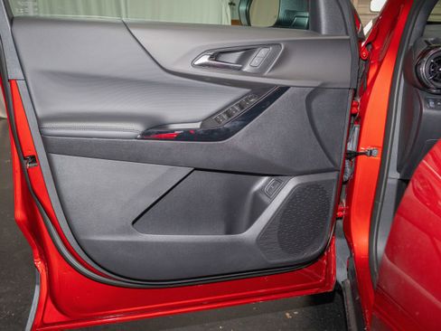 New 2026 Chevrolet Equinox LT w/ Convenience Package II image 7