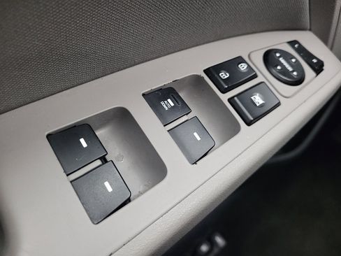 Used 2020 Hyundai Elantra SEL FWD image 27