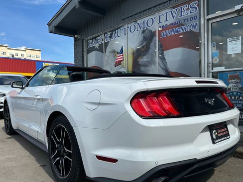Used 2018 Ford Mustang Premium image 11