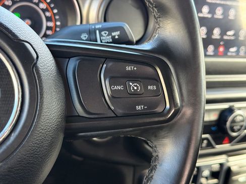 Used 2021 Jeep Gladiator Sport image 22