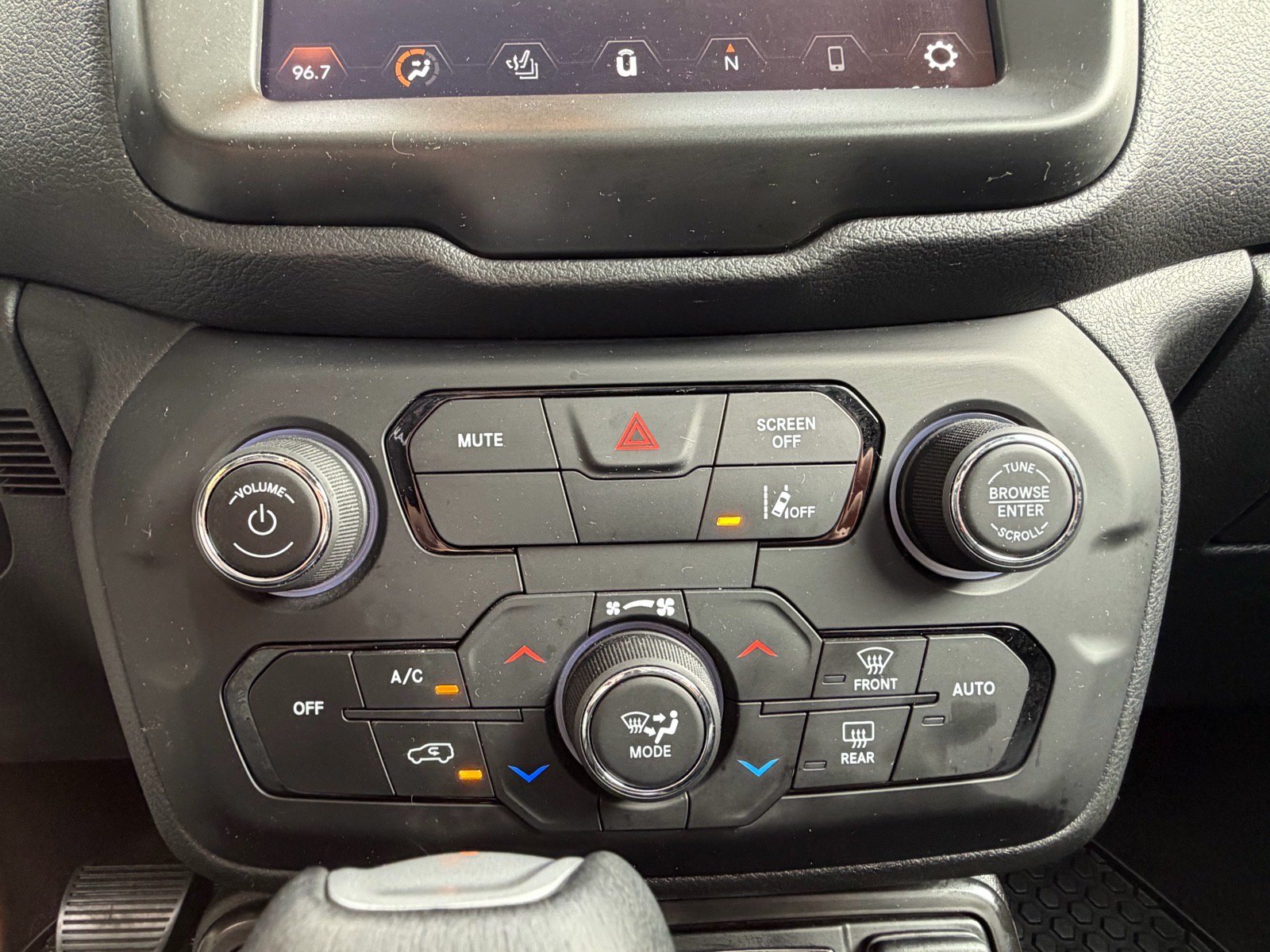 Used 2022 Jeep Renegade Limited w/ Sun, Sound & Wheels Group AWD/4WD image 33