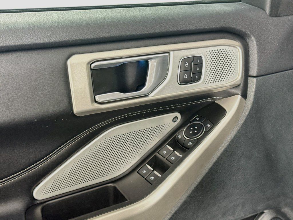 Used 2024 Ford Explorer Limited w/ Limited Technology Package RWD image 18