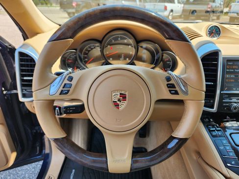 Used 2014 Porsche Cayenne AWD/4WD image 25