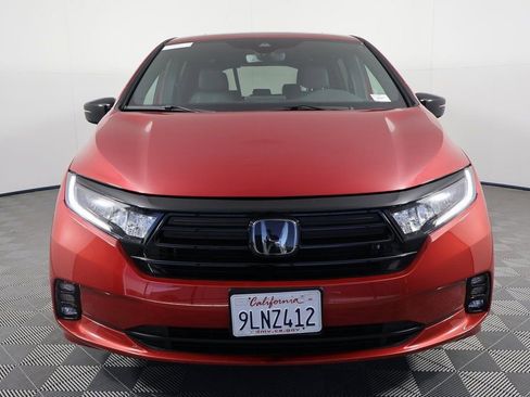 Used 2024 Honda Odyssey Sport image 2