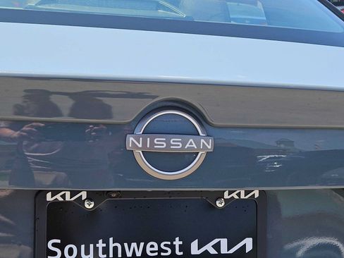 Used 2025 Nissan Sentra SR FWD image 12
