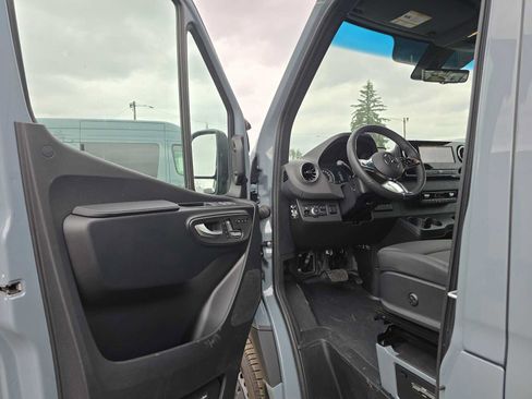 Used 2026 Mercedes-Benz Sprinter 2500 image 20