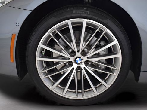 Used 2019 BMW 530i xDrive w/ Premium Package image 28