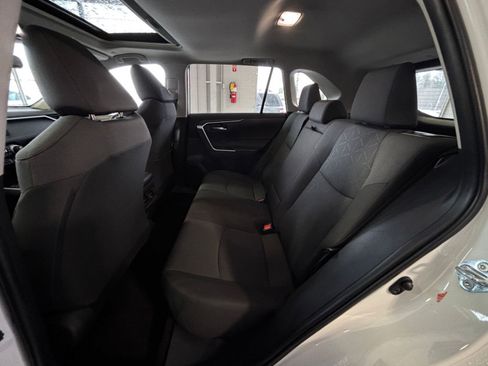 Used 2025 Toyota RAV4 XLE image 29