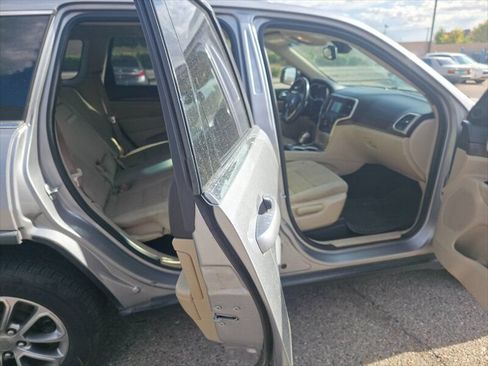 Used 2016 Jeep Grand Cherokee Laredo w/ Quick Order Package 23E RWD image 16