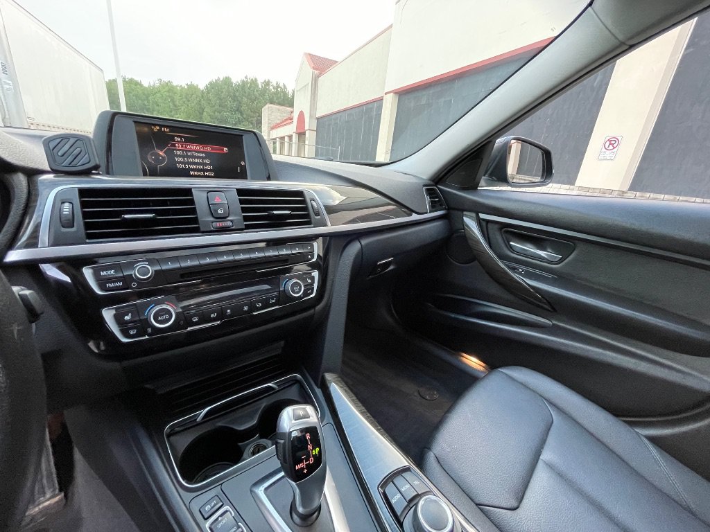 Used 2016 BMW 320i Sedan RWD image 35