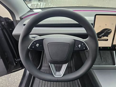 Used 2026 Tesla Model Y AWD image 27