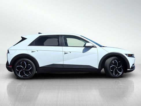 Used 2024 Hyundai Ioniq 5 SE image 3