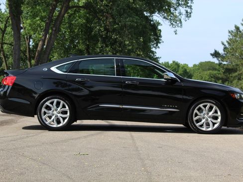 Used 2017 Chevrolet Impala Premier w/ Enhanced Convenience Package FWD image 8