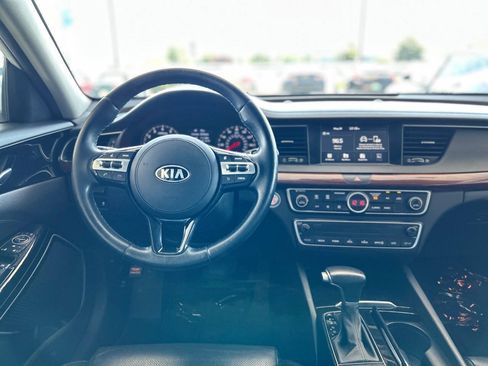 Used 2017 Kia Cadenza Premium FWD image 61