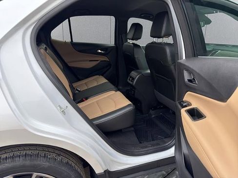 Used 2024 Chevrolet Equinox Premier image 16