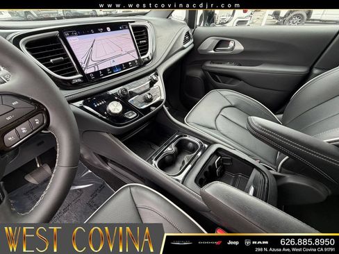 Used 2026 Chrysler Pacifica Limited w/ S Appearance Package FWD image 30