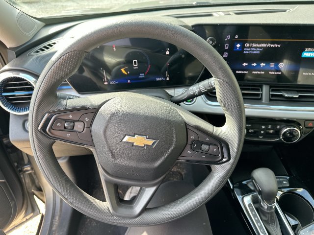 Used 2024 Chevrolet Trax LT FWD image 21
