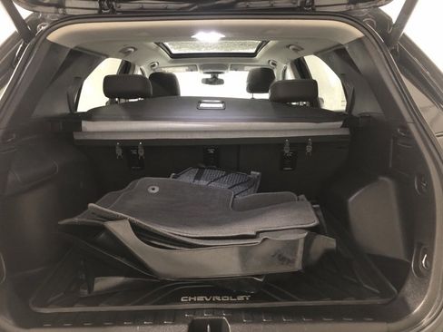 Used 2019 Chevrolet Equinox LT w/ Sun & Navigation Package image 8