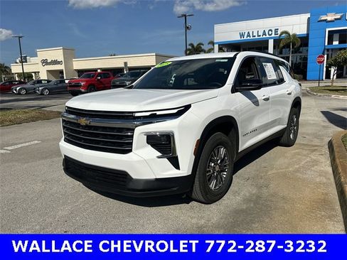 Certified 2025 Chevrolet Traverse LT image 2