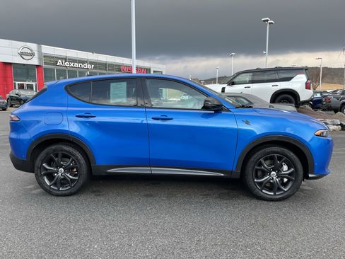 Used 2024 Dodge Hornet R/T w/ Tech Pack w/o Parking image 2