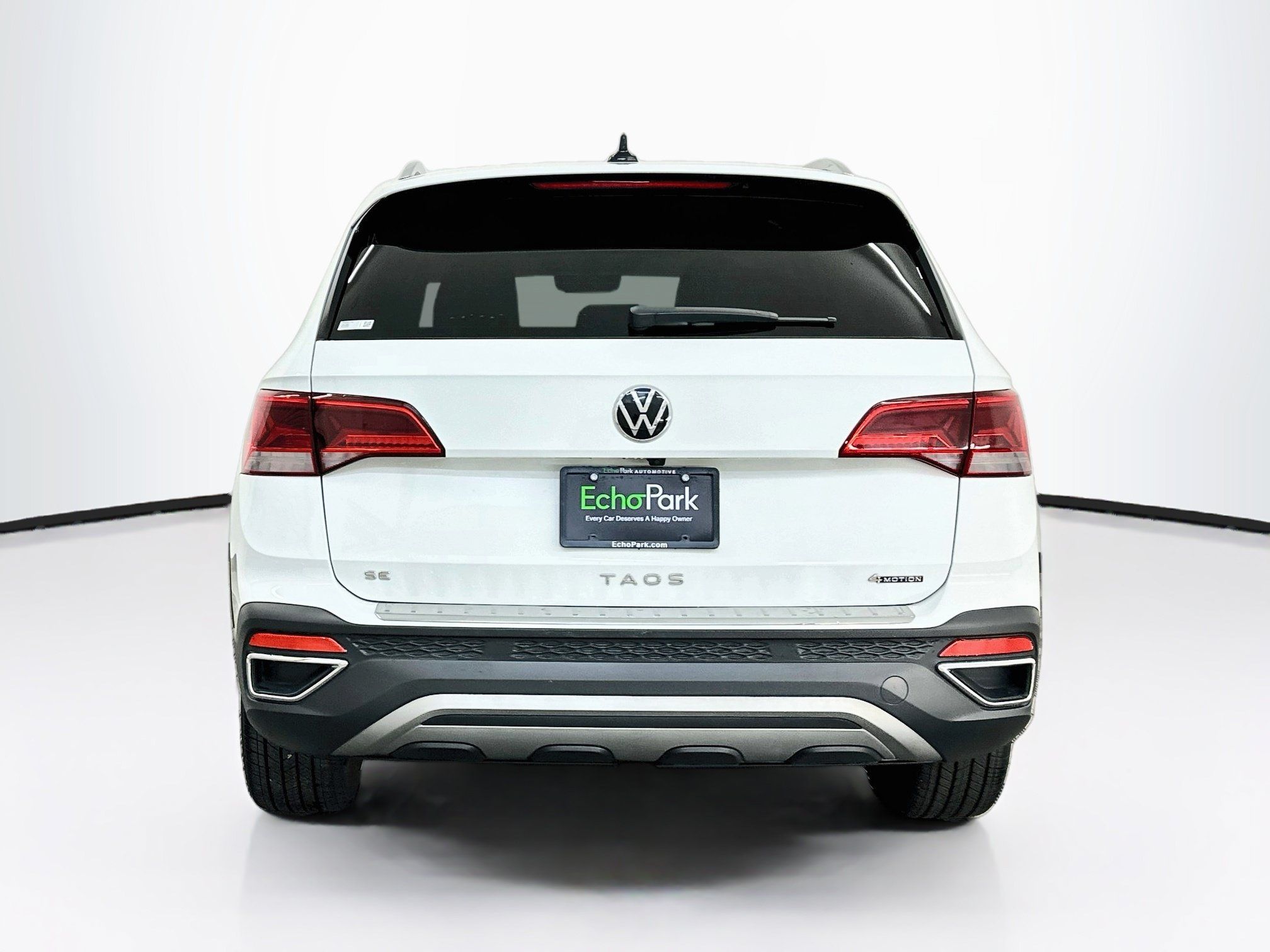 Used 2023 Volkswagen Taos SE w/ Panoramic Sunroof Package AWD/4WD image 7