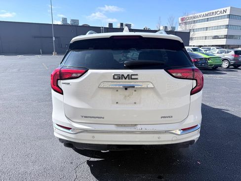 Used 2018 GMC Terrain Denali w/ Advanced Safety Package image 4