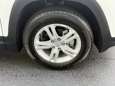 Used 2024 GMC Terrain SLE w/ LPO, Cargo Package FWD image 7
