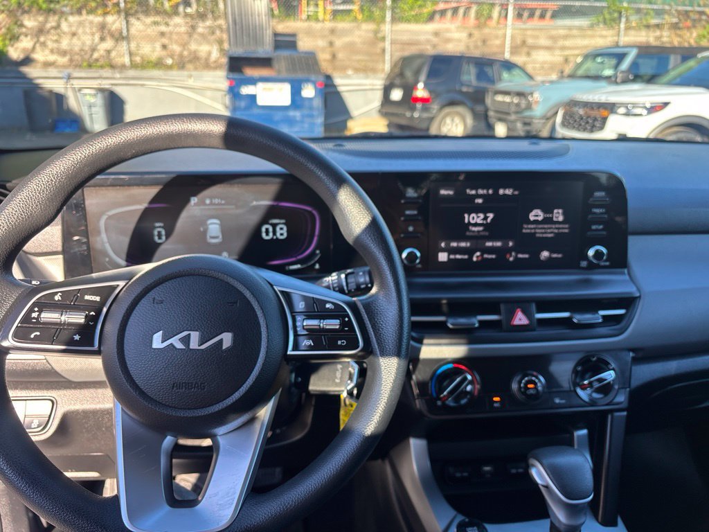 Used 2024 Kia Seltos LX AWD/4WD image 16