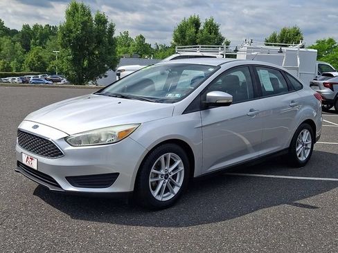 Used 2015 Ford Focus SE FWD image 3