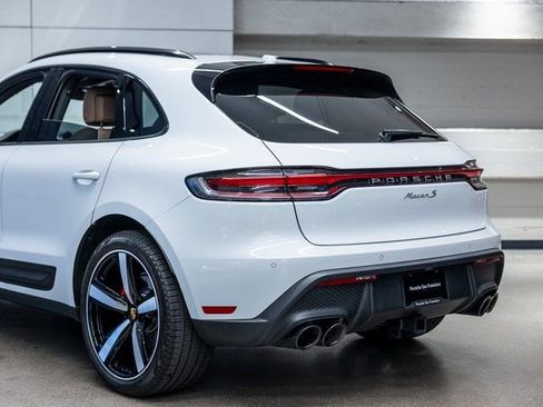Certified 2025 Porsche Macan S image 27
