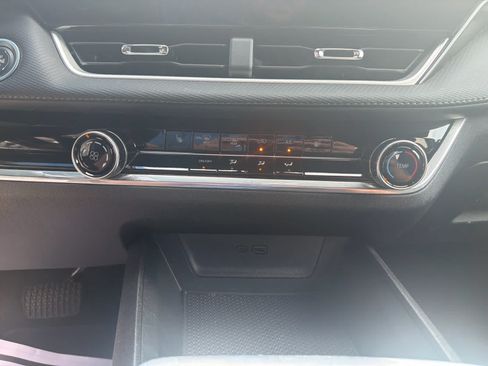 Used 2025 Chevrolet Equinox LT FWD image 19